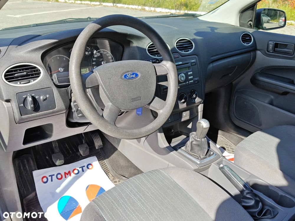 Ford Focus 1.4 Ambiente - 18