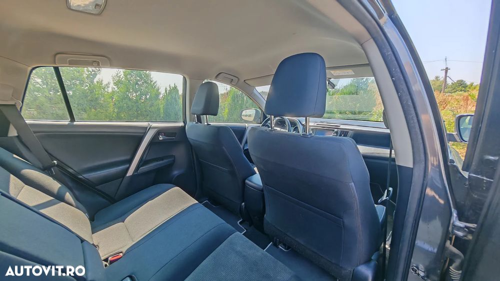 Toyota RAV4 - 7