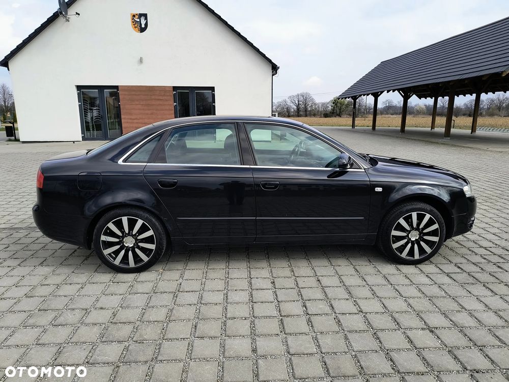 Audi A4 Limousine - 8