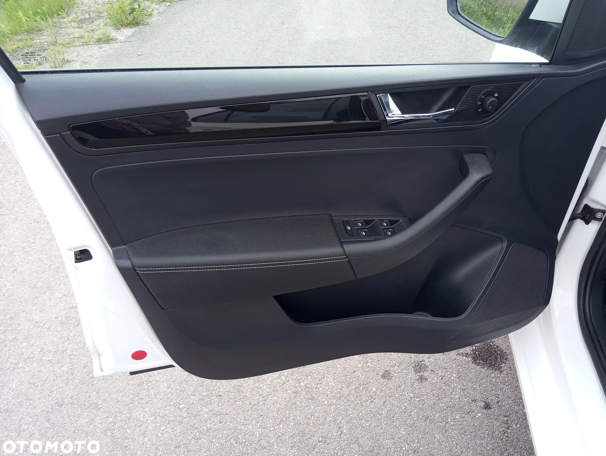 Skoda RAPID 1.0 TSI Style - 24