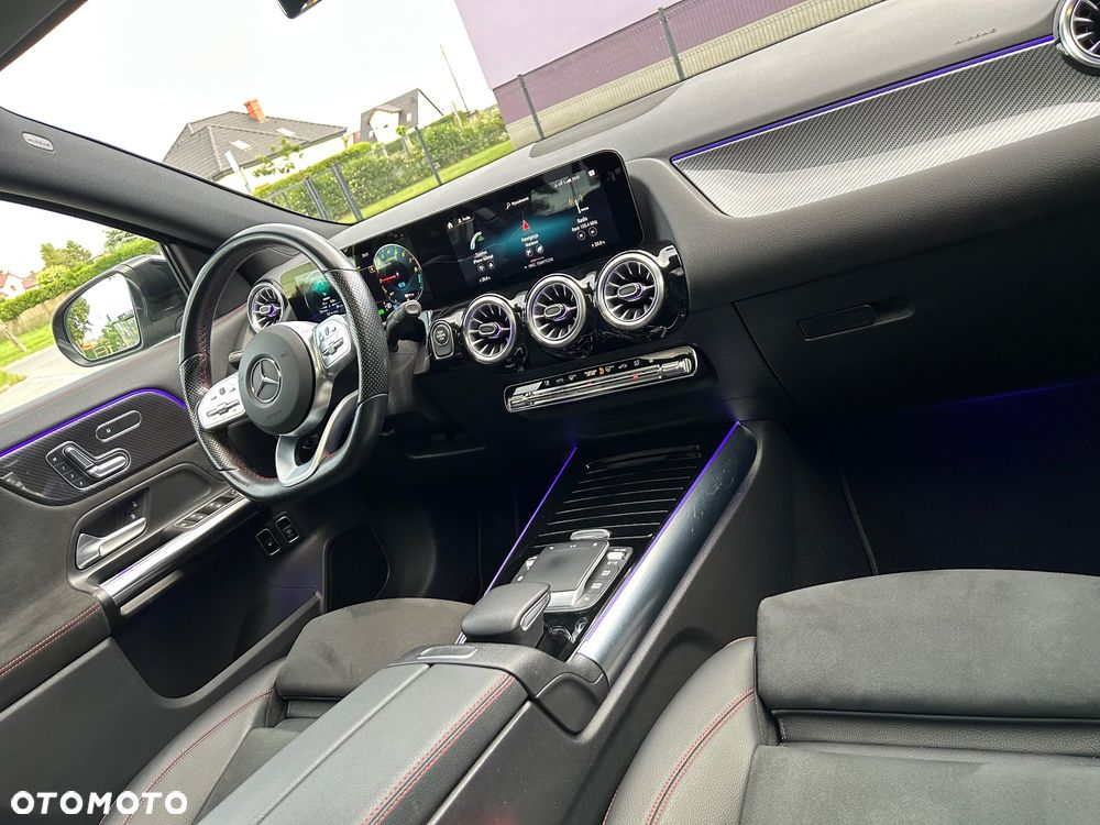 Mercedes-Benz GLA 250 e 8G-DCT AMG Line - 12