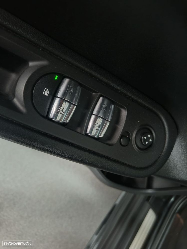 MINI Countryman One D 4Business - 16