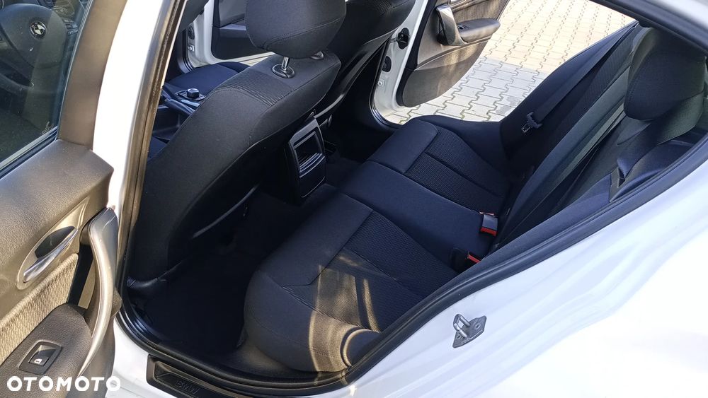 BMW Seria 1 114i Sport Line - 16