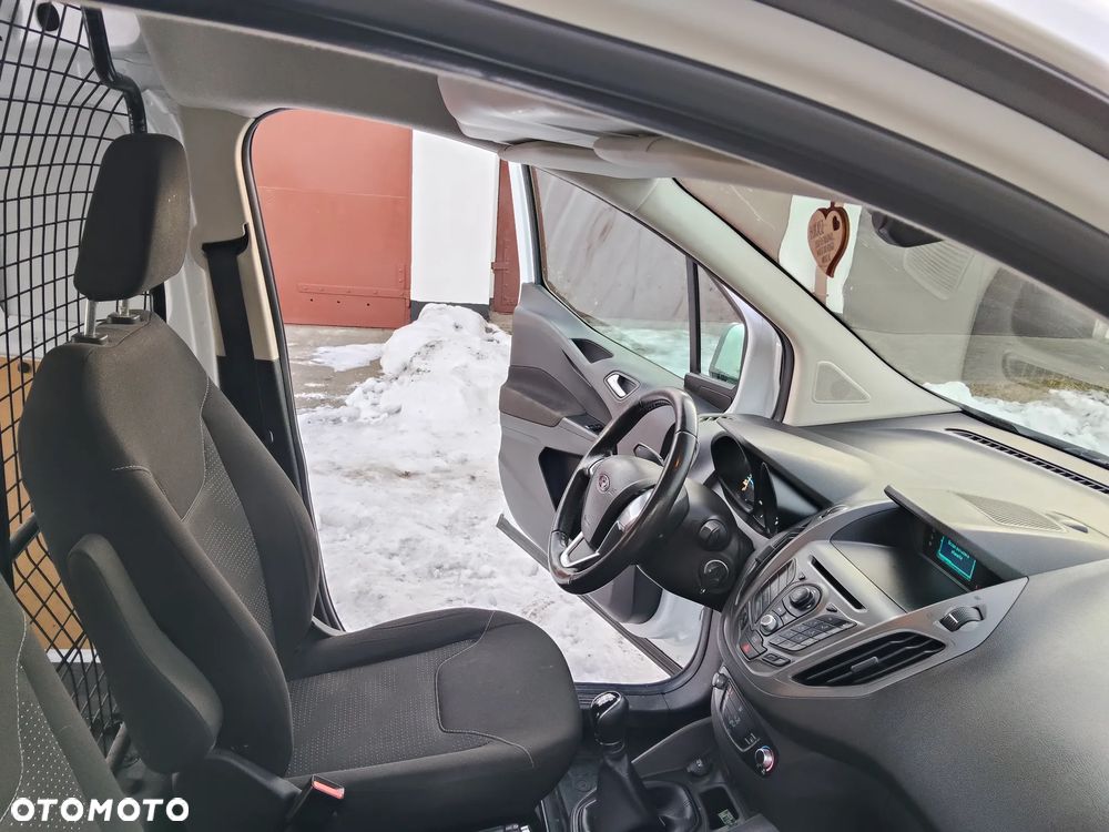 Ford Transit Courier - 14