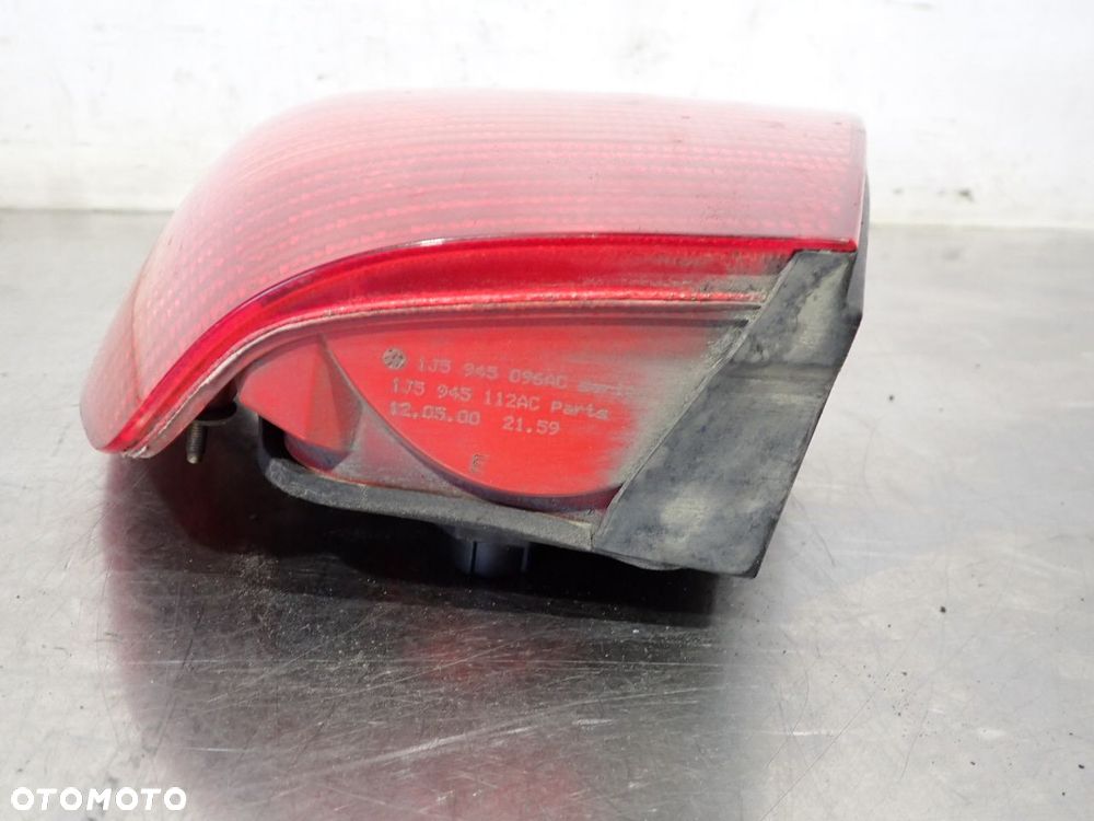 LAMPA PRAWA TYLNA VOLKSWAGEN BORA 1J5945257   1J5945096AC  1J5945112AC - 4