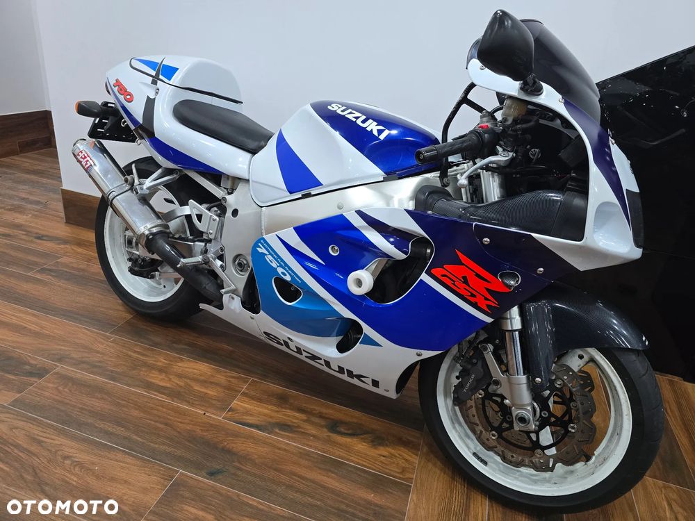 Suzuki GSX-R - 19