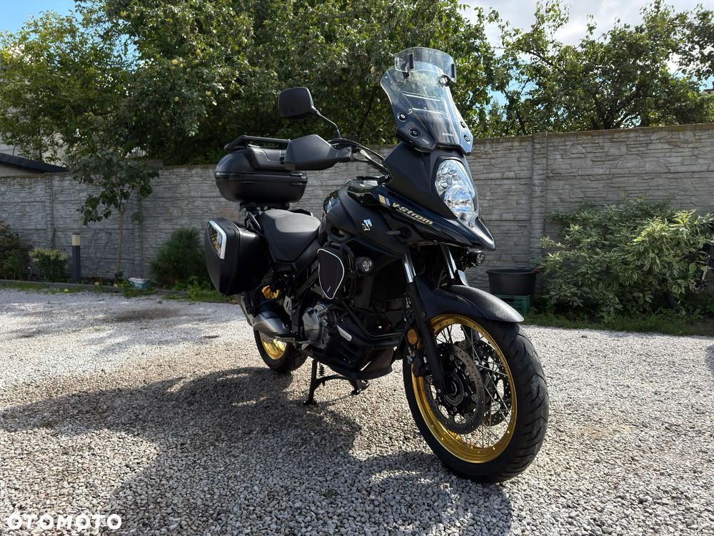 Suzuki V-STROM - 1