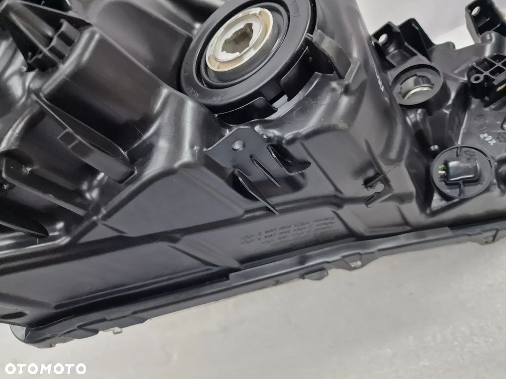 NISSAN MICRA K16 16- LEWA ZWYKŁA LAMPA PRZEDNIA PRZÓD LED , NR KOITO 100-18730 / 100-18728 , NR AUKCJI LA197 - 20