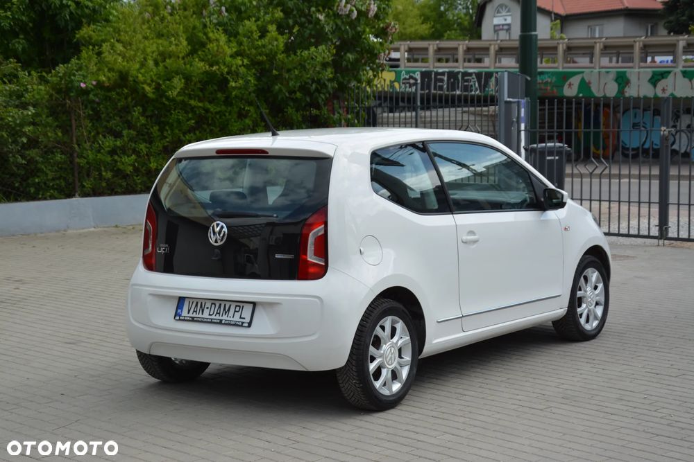 Volkswagen up! (BlueMotion Technology) move - 4
