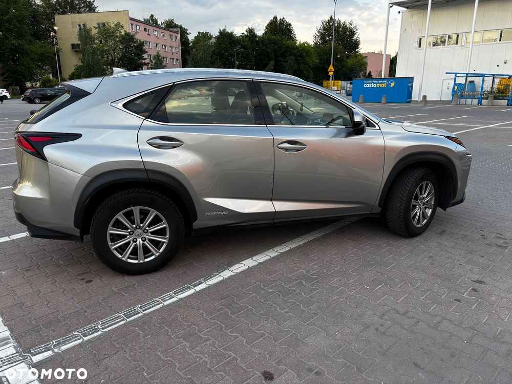 Lexus NX 300h Elegance AWD - 4