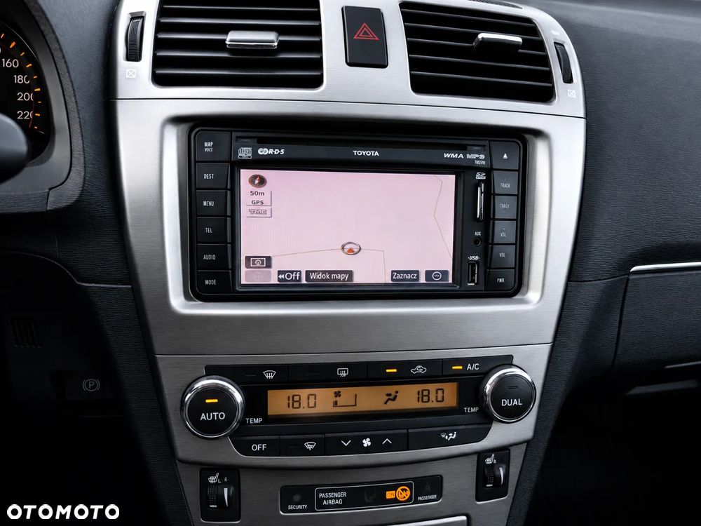 Toyota Avensis 1.8 Sol plus NAVI - 21