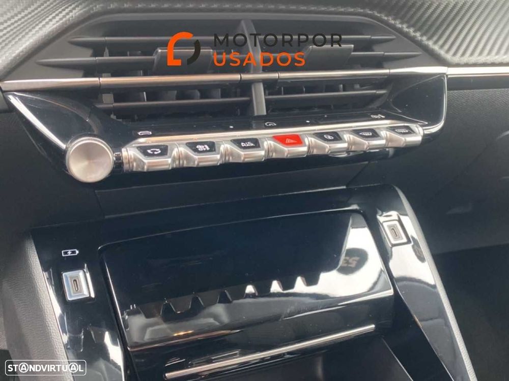 Peugeot 208 1.2 Hybrid Allure e-DCS6 - 15