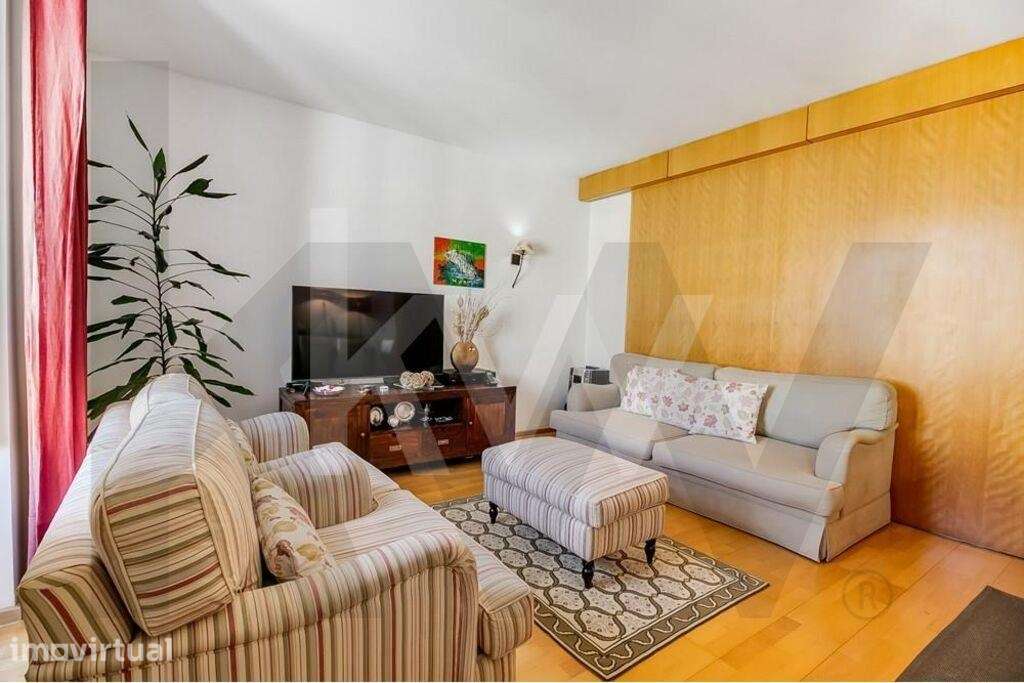 APARTAMENTO T3, DUPLEX,  NA PRAÇA LUÍS DE CAMÕES Nº10 A 16, CHIADO, VI - Grande imagem: 5/45
