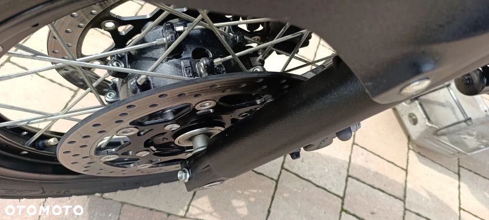 Suzuki V-STROM - 16