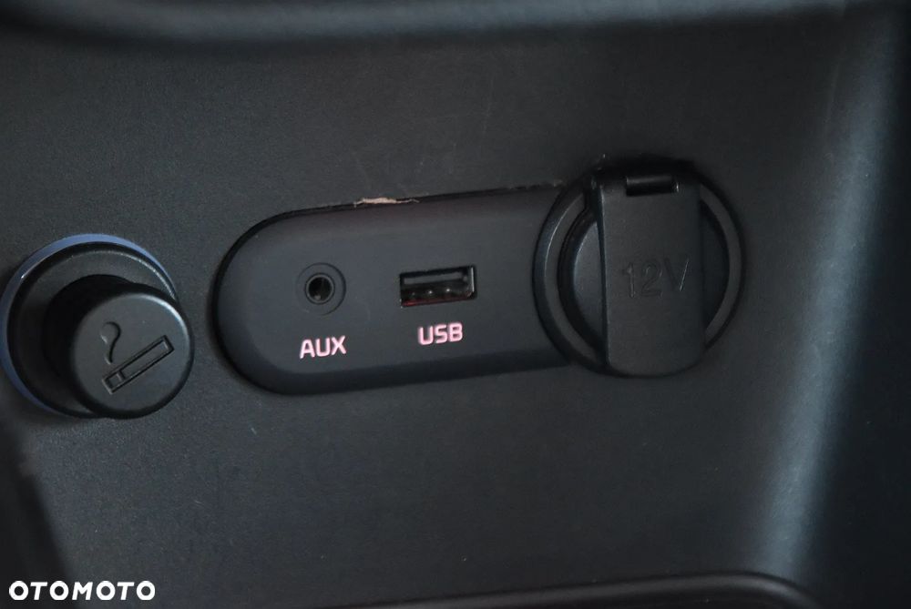 Kia Ceed - 36