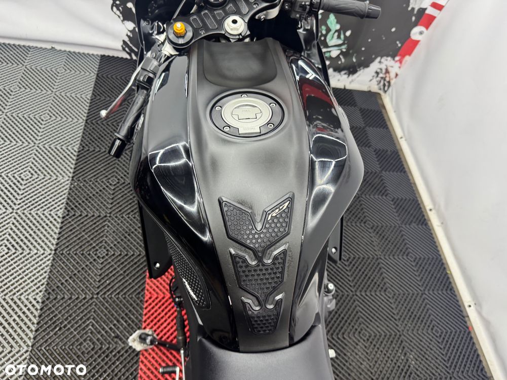Yamaha R7 - 24