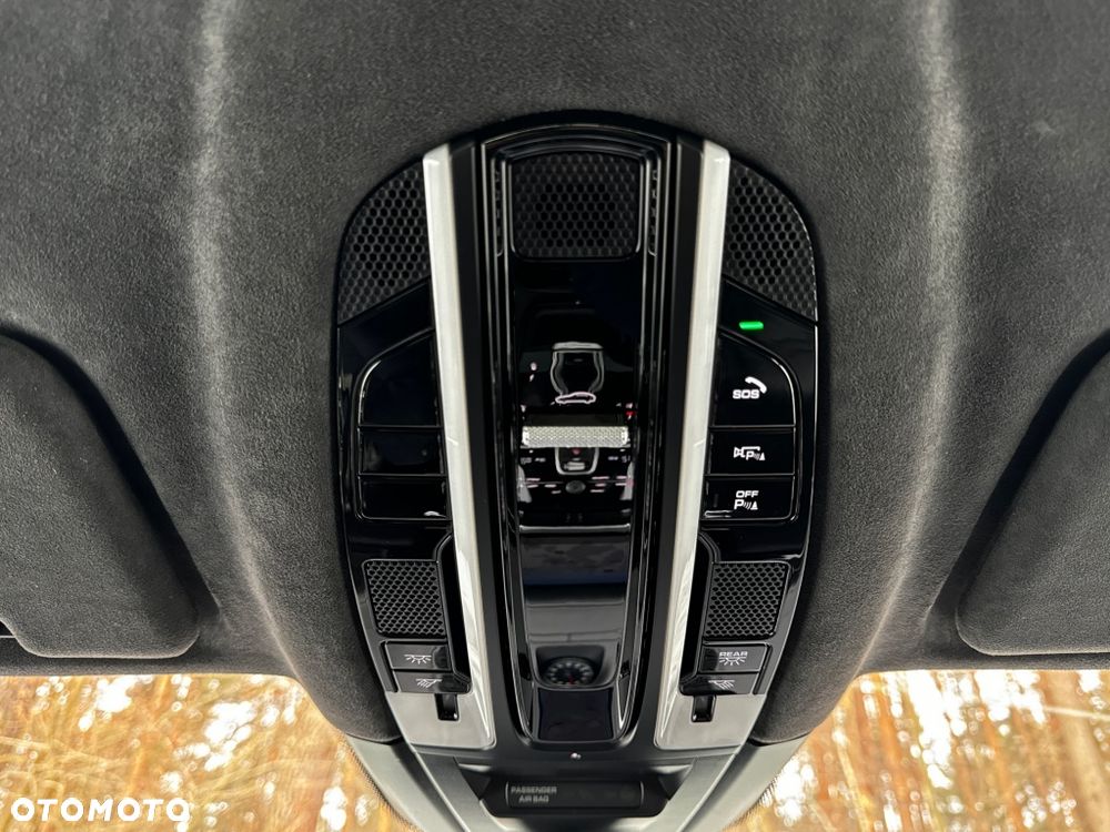 Porsche Cayenne - 19