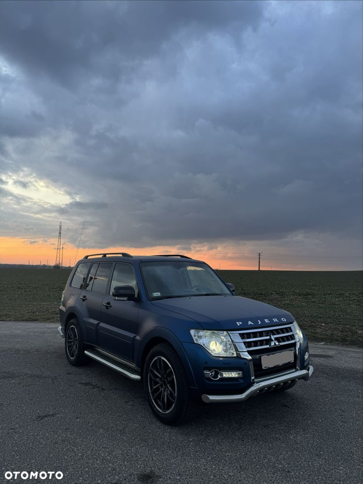 Mitsubishi Pajero - 1