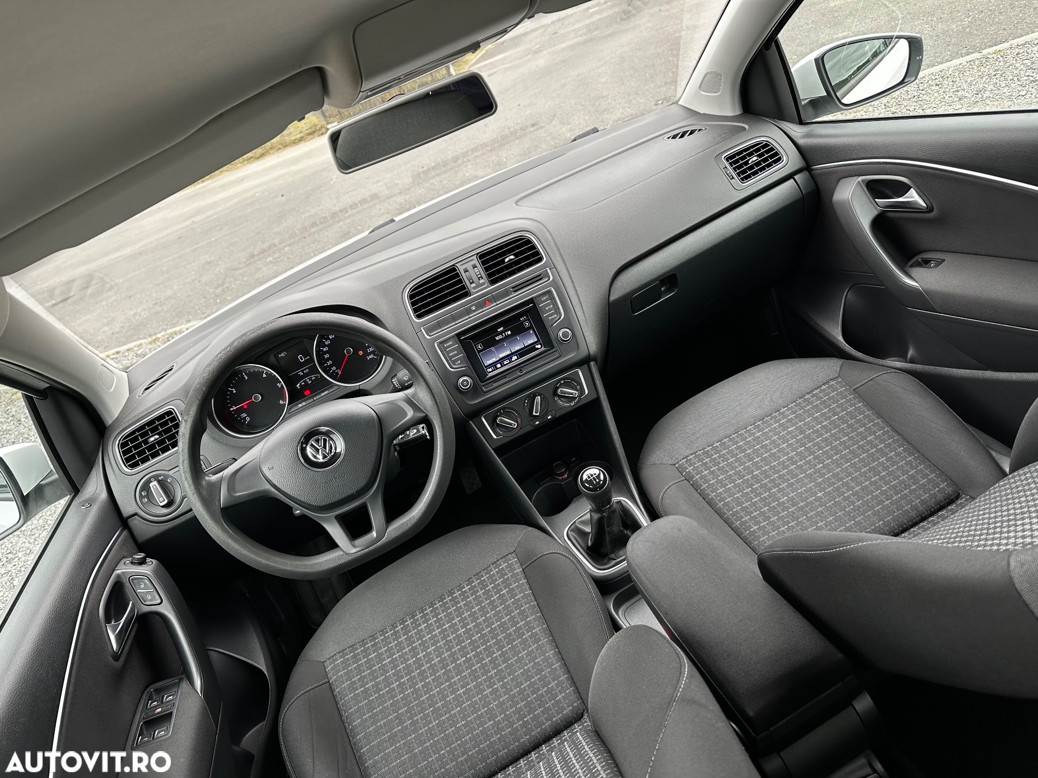 Volkswagen Polo 1.4 TDI (Blue Motion Technology) Comfortline - 8