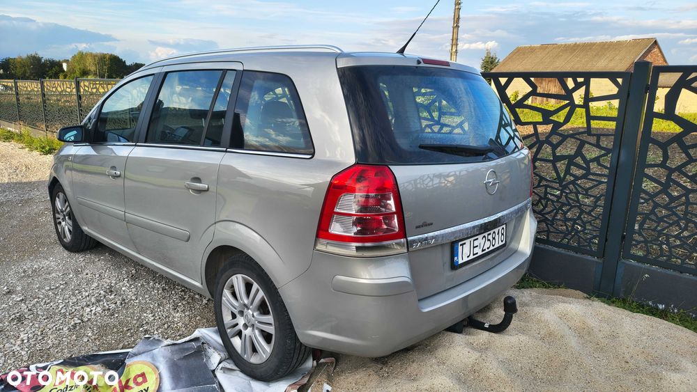 Opel Zafira - 2