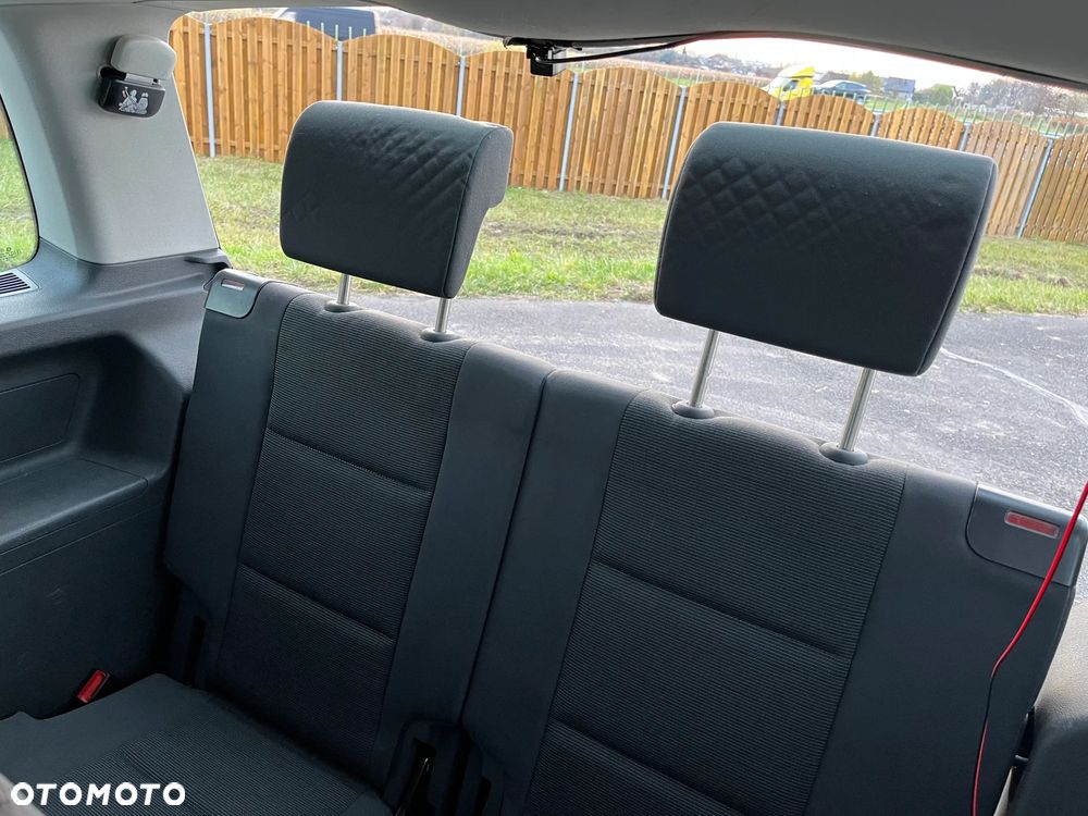 Volkswagen Touran 1.4 TSI Conceptline - 11