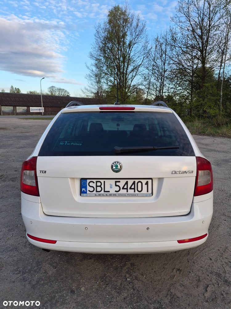 Skoda Octavia 2.0 TDI Ambiente - 6