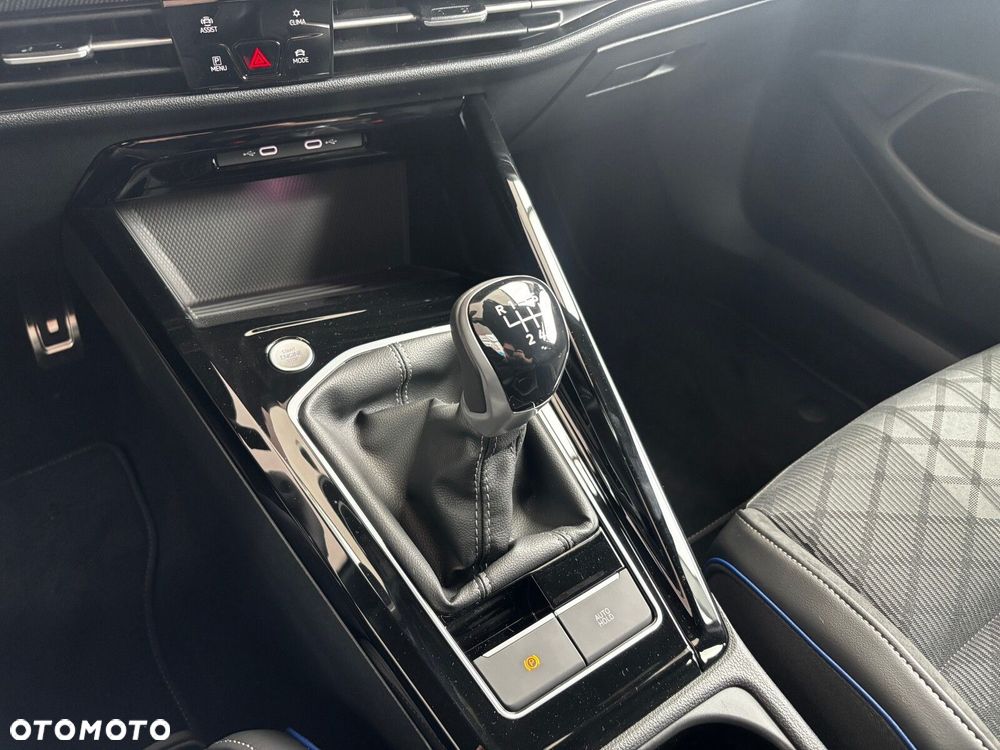 Volkswagen Golf 1.5 TSI R-Line Plus - 32
