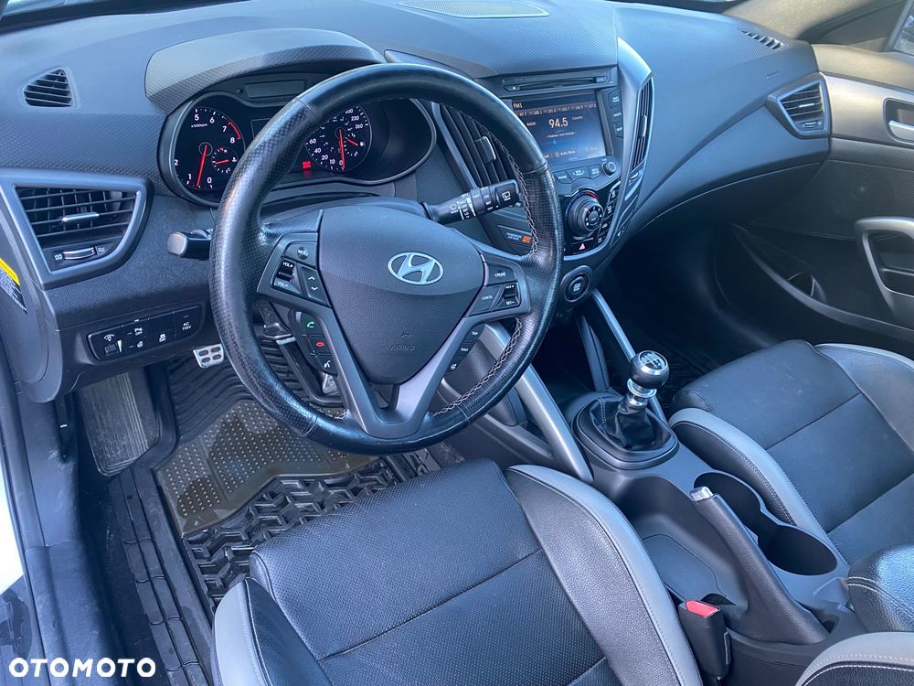 Hyundai Veloster - 13