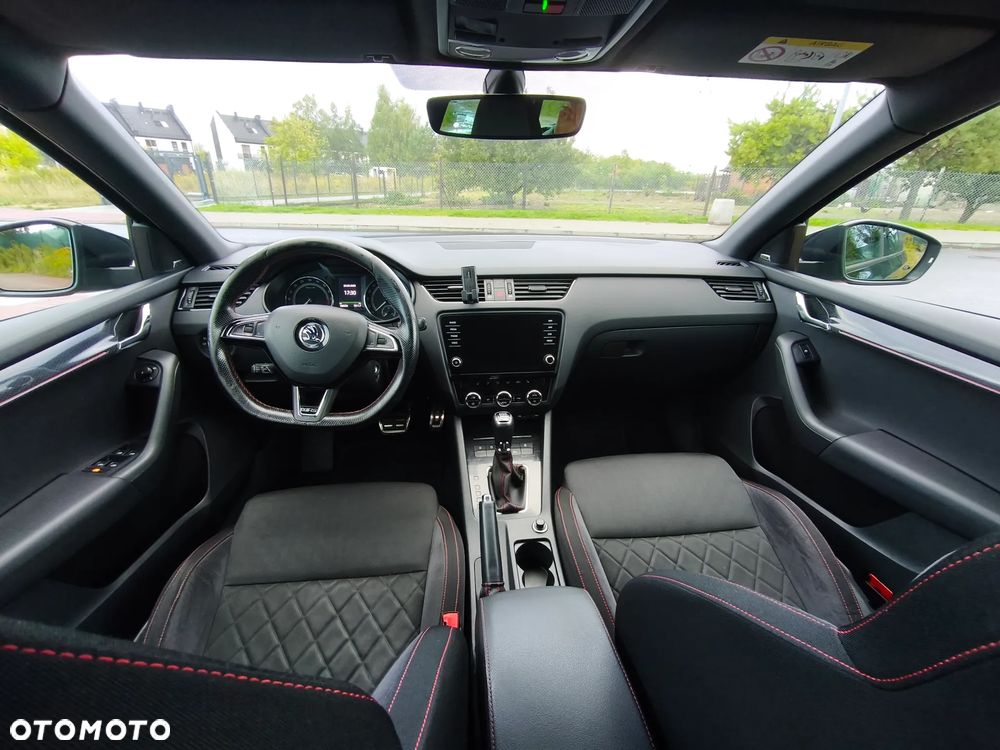 Skoda Octavia 2.0 TDI DSG RS - 10