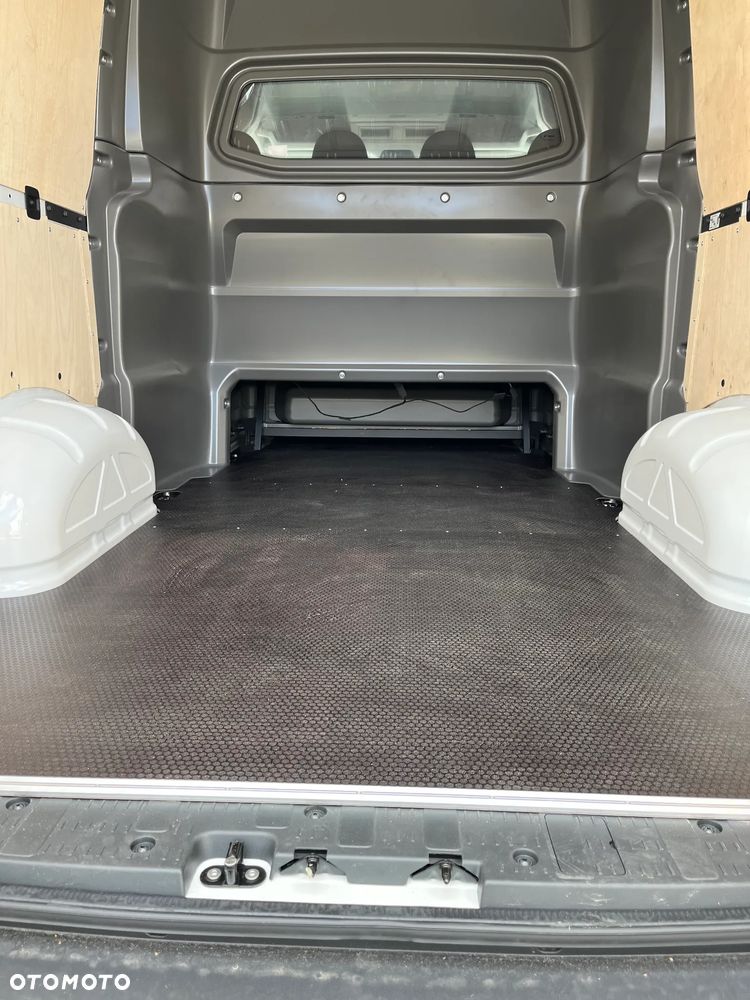 Volkswagen Crafter - 10