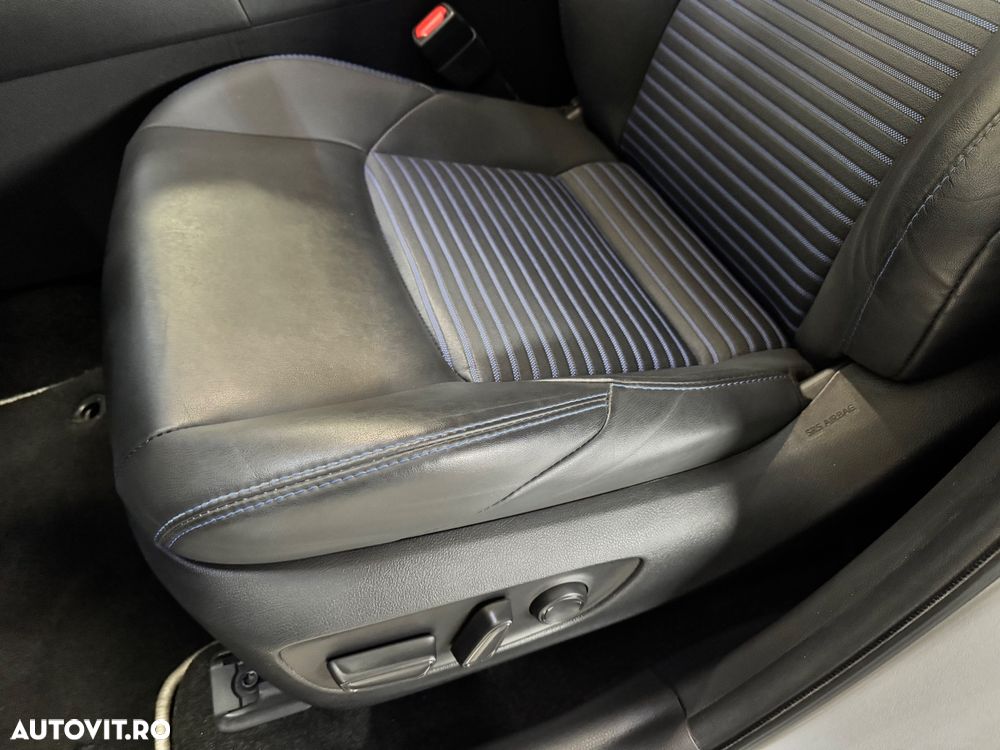 Toyota RAV4 2.5 4x4 Hybrid Black Edition - 12