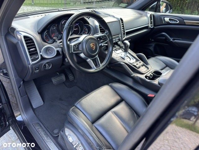 Porsche Cayenne Diesel Platinum Edition - 18
