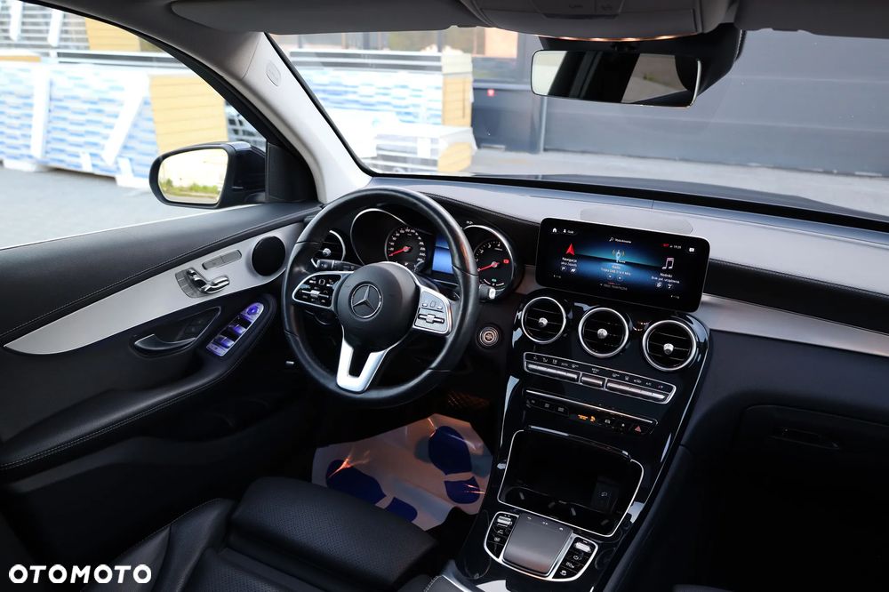 Mercedes-Benz GLC 300 e 4Matic 9G-TRONIC - 30