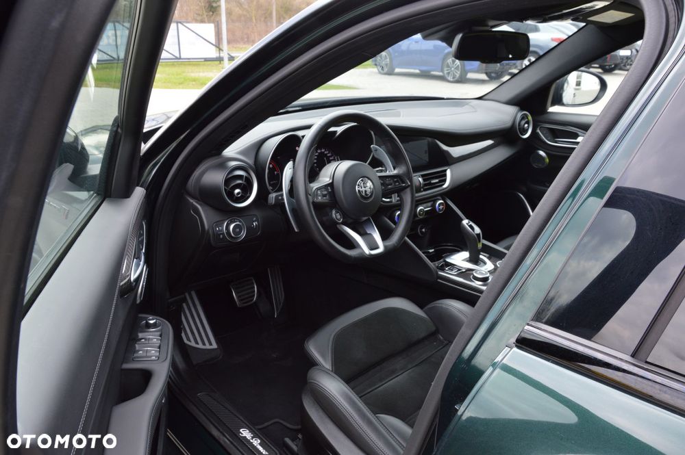 Alfa Romeo Giulia 2.0 Turbo Veloce TI Q4 - 14