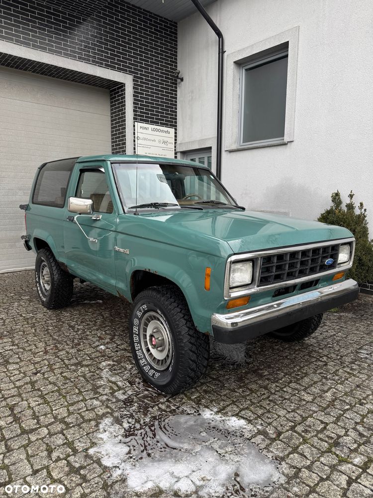 Ford Bronco - 3