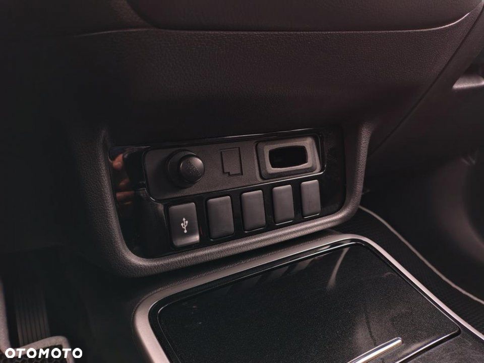 Mitsubishi Outlander - 17