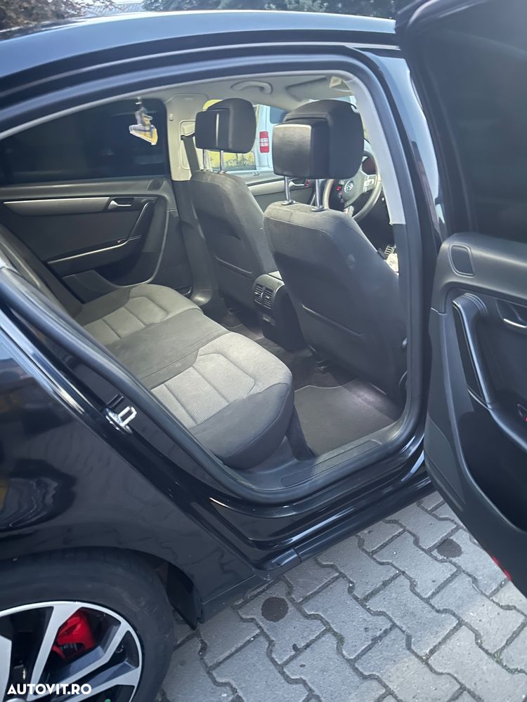 Volkswagen Passat - 10