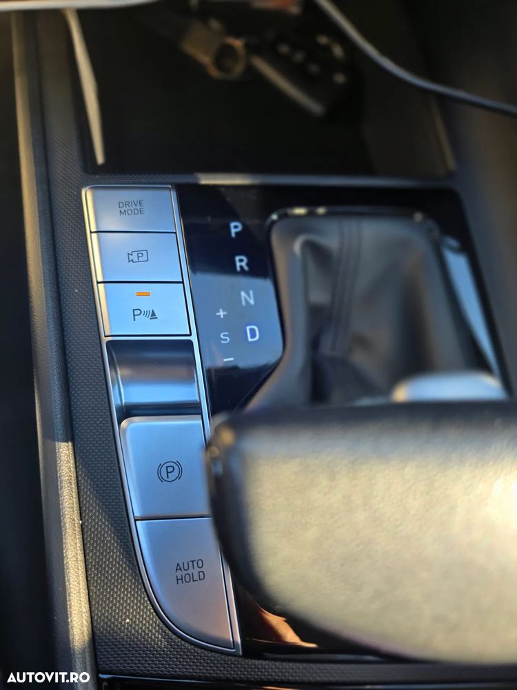 Hyundai Elantra 1.6 l 123 CP CVT Highway - 18