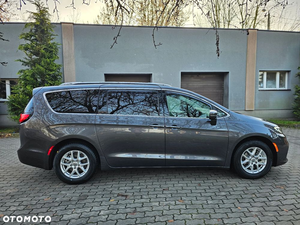 Chrysler Pacifica - 36