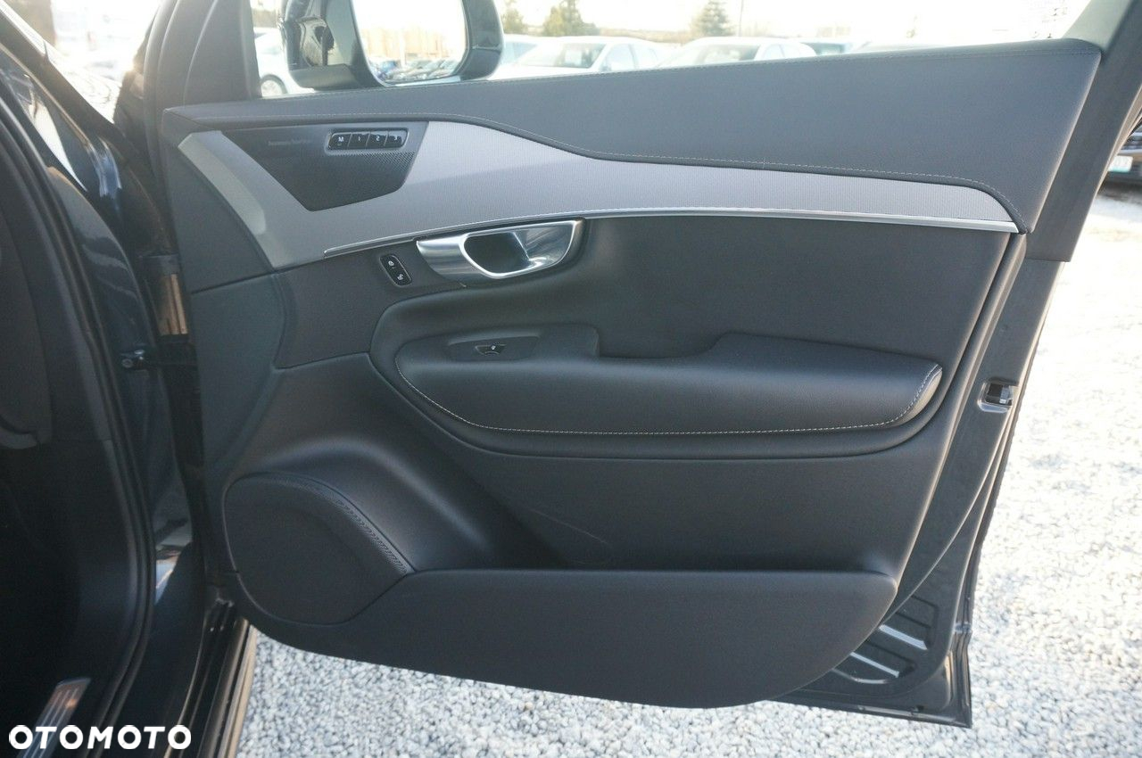 Volvo XC 90 - 34