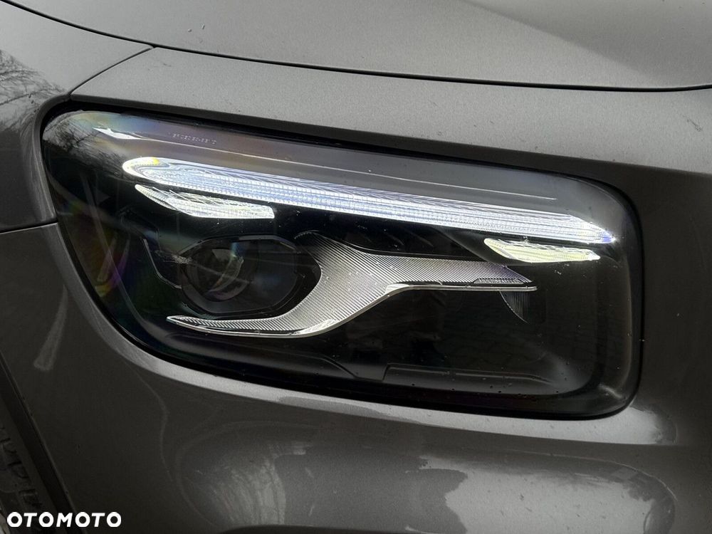 Mercedes-Benz GLB 250 4-Matic AMG Line 8G-DCT - 12