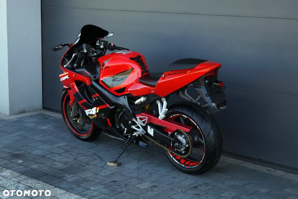 Honda CBR - 9