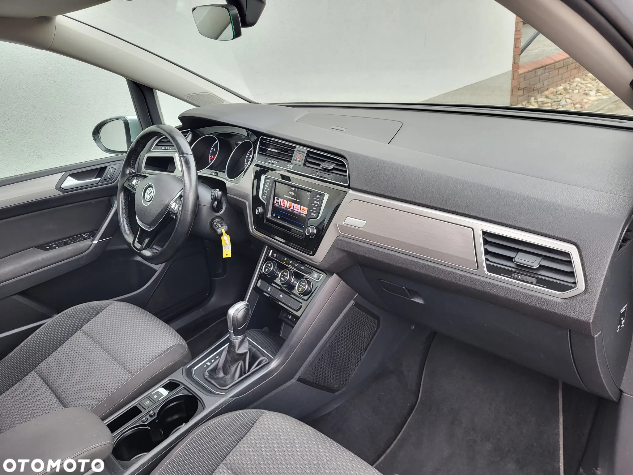 Volkswagen Touran 1.4 TSI BMT Comfortline DSG - 11