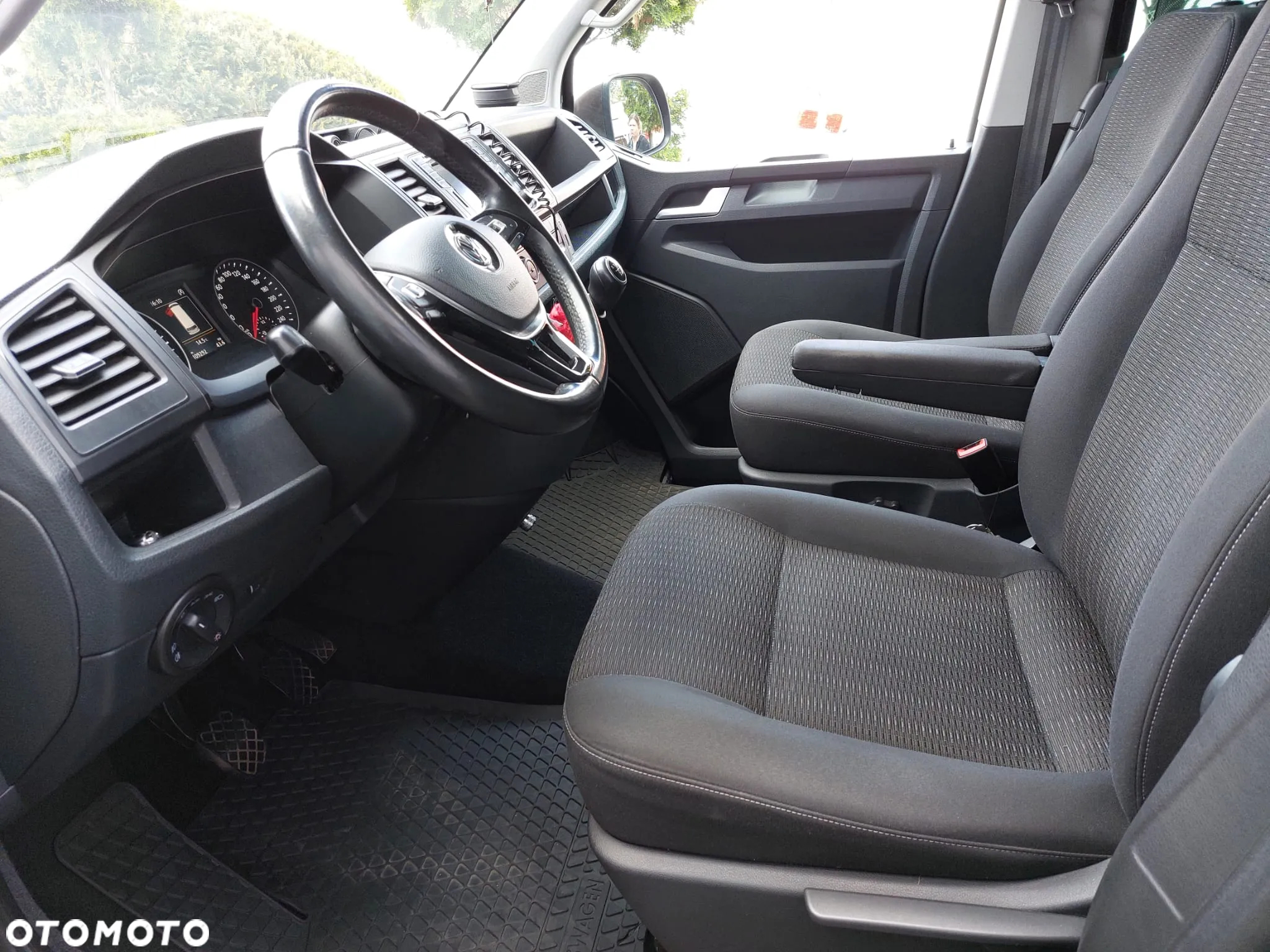 Volkswagen Caravelle 2.0 TDI L2 Comfortline - 20