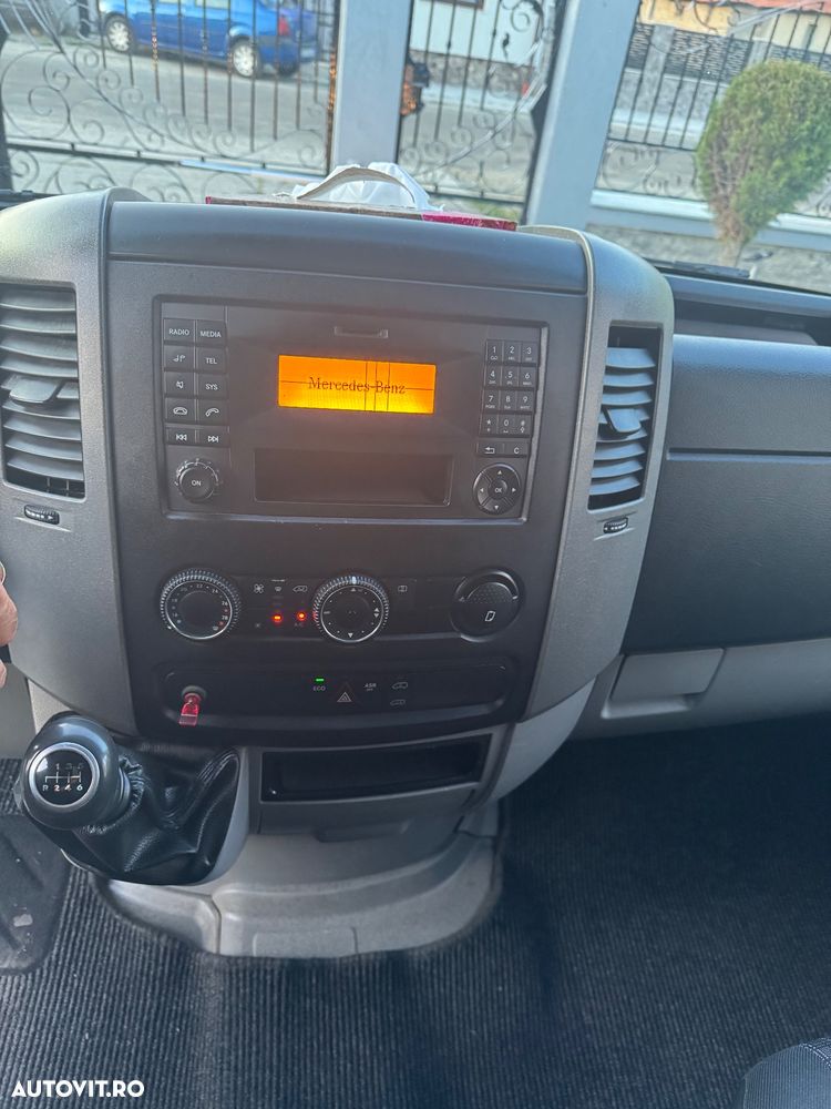 Mercedes-Benz Sprinter - 12
