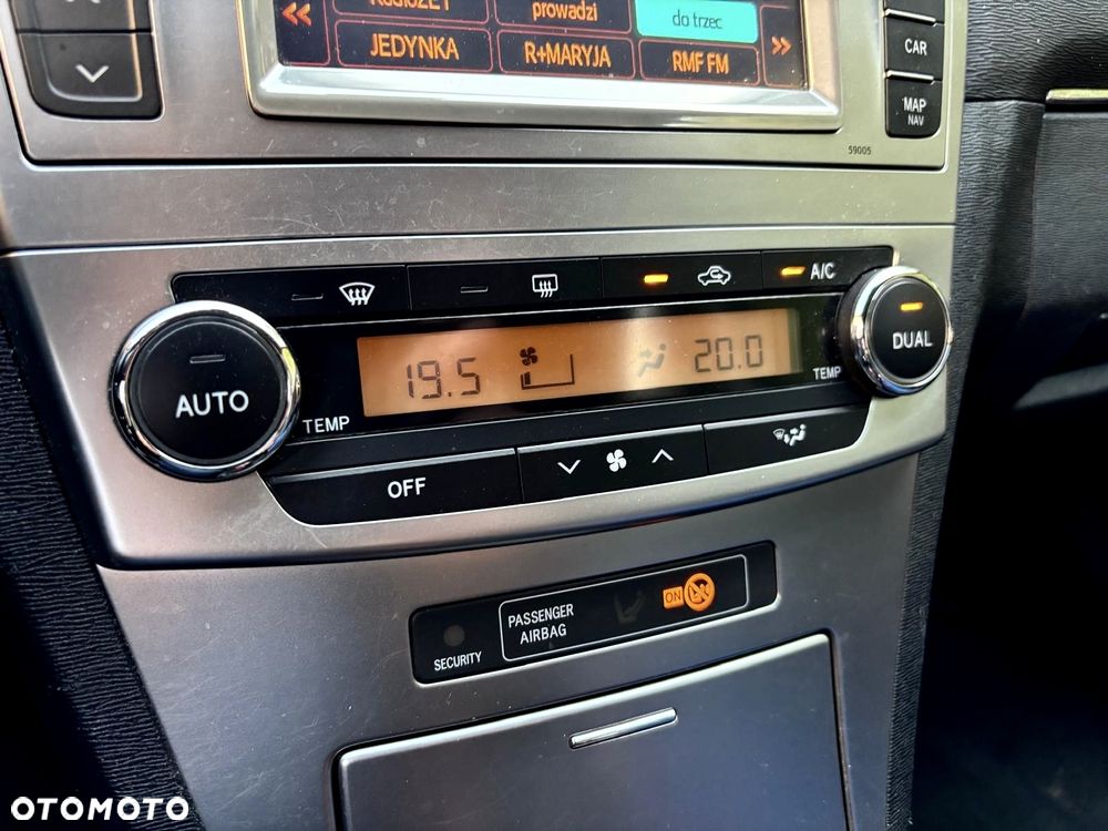 Toyota Avensis 2.0 D-4D Comfort - 13