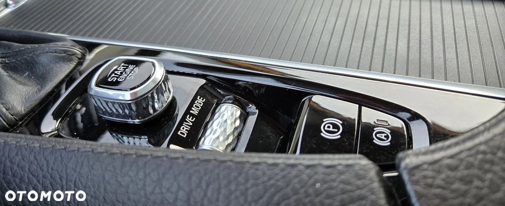 Volvo V90 D4 Geartronic Momentum Pro - 29