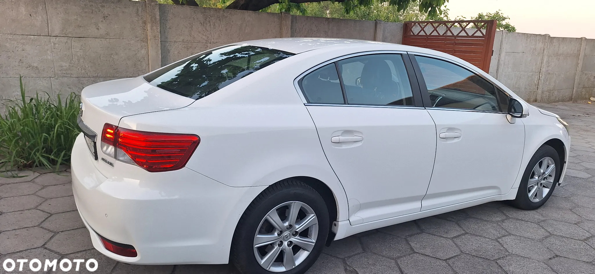 Toyota Avensis 2.0 D-4D Active - 4