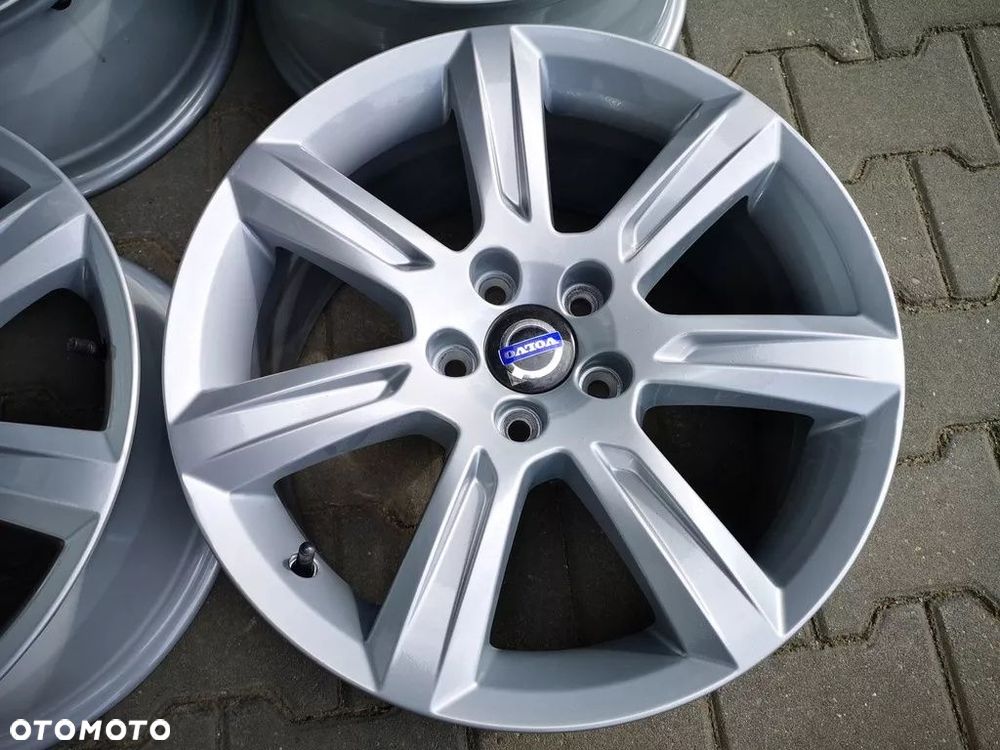 VOLVO cx60 s90 v90 s60 IDEALNE 17'' - 4