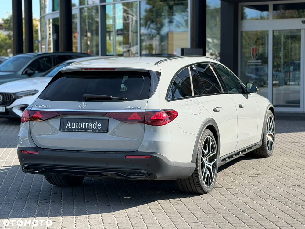 Mercedes-Benz Klasa E 300 de PHEV 4-Matic All-Terrain Avantgarde 9G-Tronic - 11